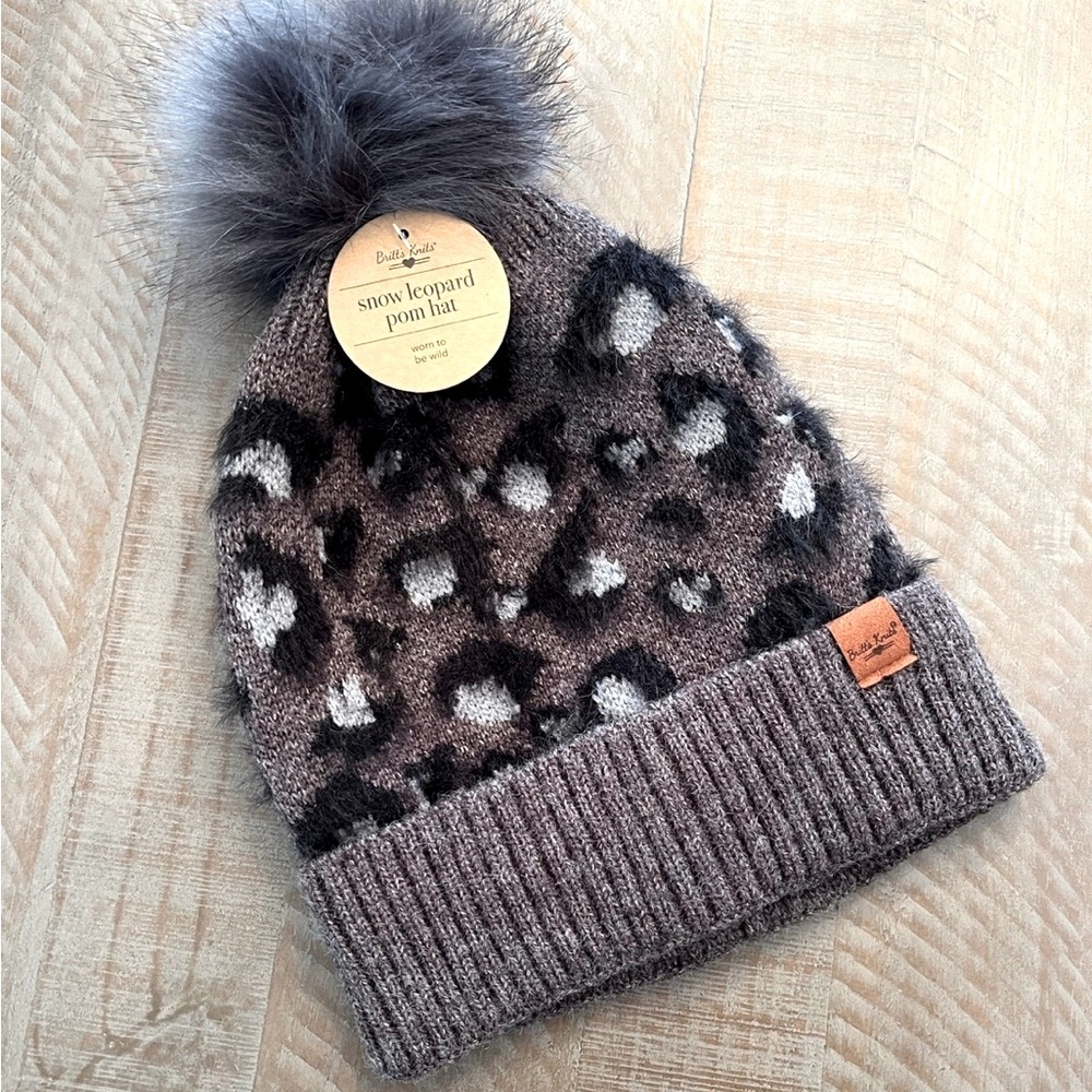 Britt’s Knitts Snow Leopard Women’s Pom Hat-NEW